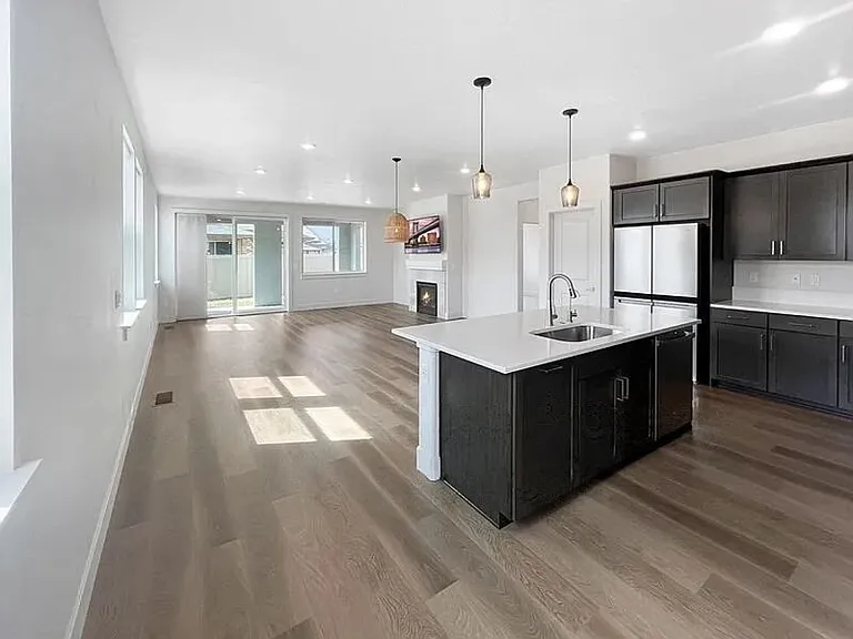 5457 S Polaris Ave — Photo 4