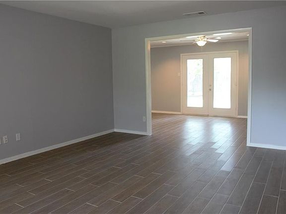 2nd image of 412 Highland Park Dr