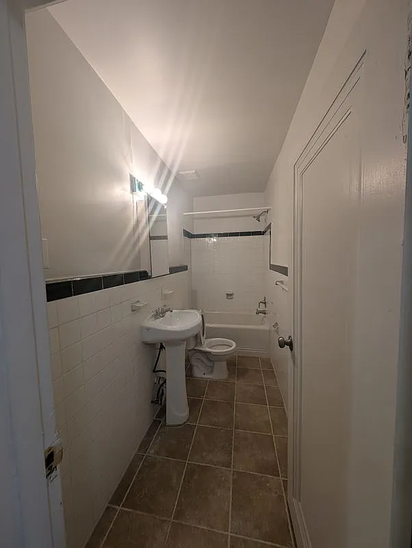 1 bed, 1.0 bath, 450 sqft, $1,600 — Photo 4