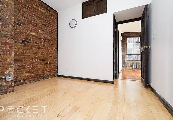 4th image of 647 E 11th St #1