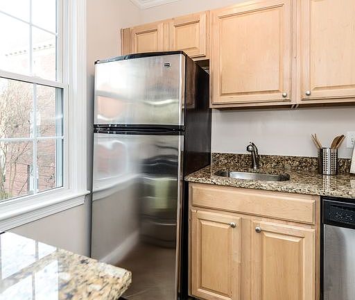 4th image of 6 E Nelson Ave #B-203