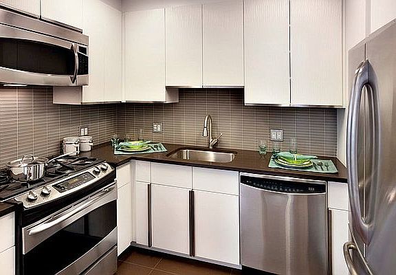 3rd image of 200 W 67th St APT 6k