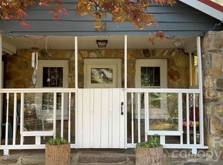 86 R And R Hyder Ln, Hendersonville, NC 28792