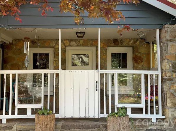 86 R And R Hyder Ln, Hendersonville, NC 28792