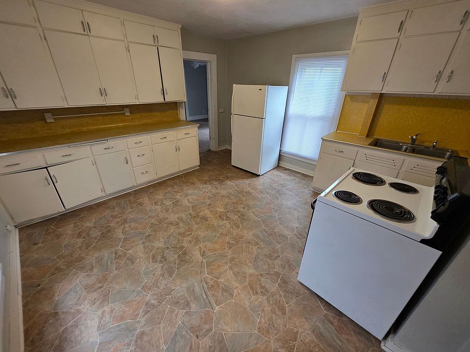 1st image of 712 McDonough St #1/2