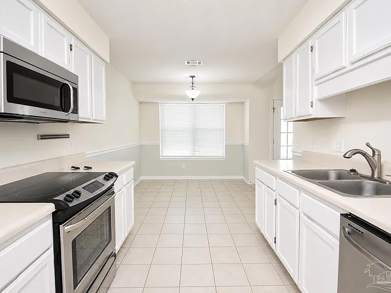 10609 Creek Ridge Dr — Photo 4
