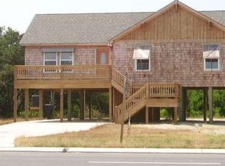 106 Colington Rd, Kitty Hawk, NC 27948