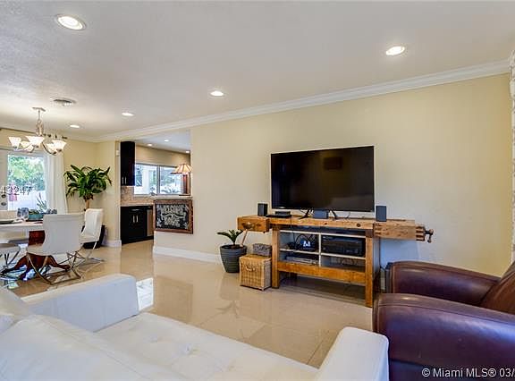 5th image of 2221 N 41st Ave