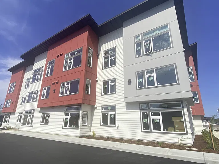 Strawberry Court Apartments — Photo 22