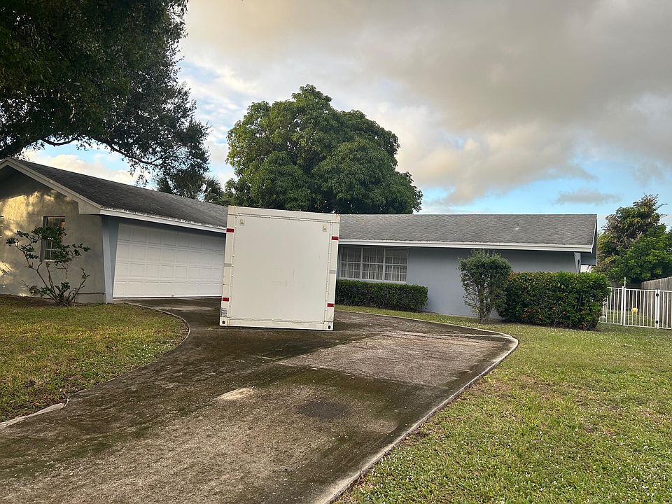 1st image of 4235 Hyacinth Circle N
