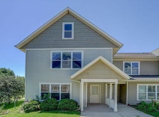 252 S Musket Ridge Dr APT 4, Sun Prairie, WI 53590