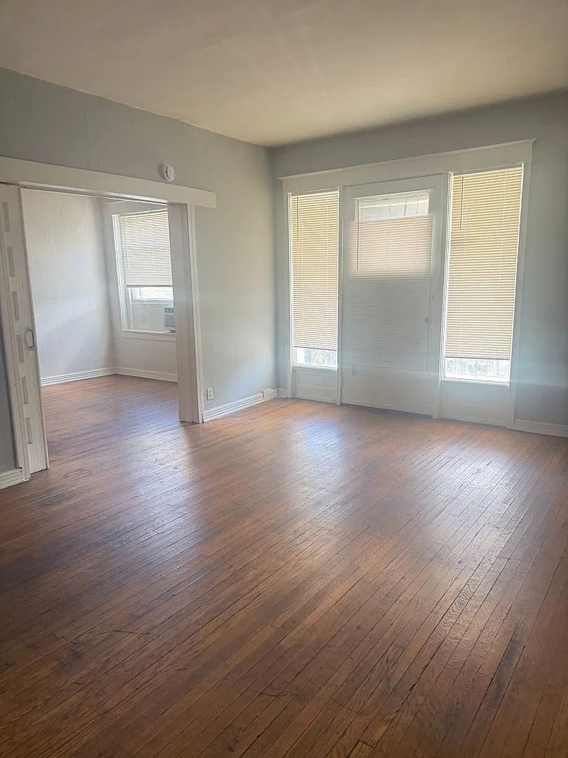 Afton Apartments — Photo 2