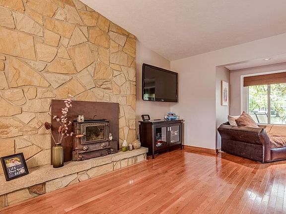 2nd image of 6395 Cumberland Dr