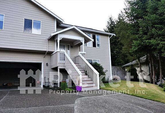3rd image of 7349 Canyon Vista Pl NE
