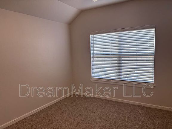 4th image of 1902 Hollow Crest Ct