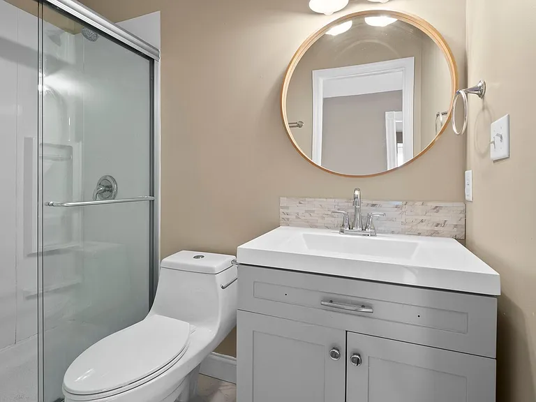 2137 Russell Blvd — Photo 38