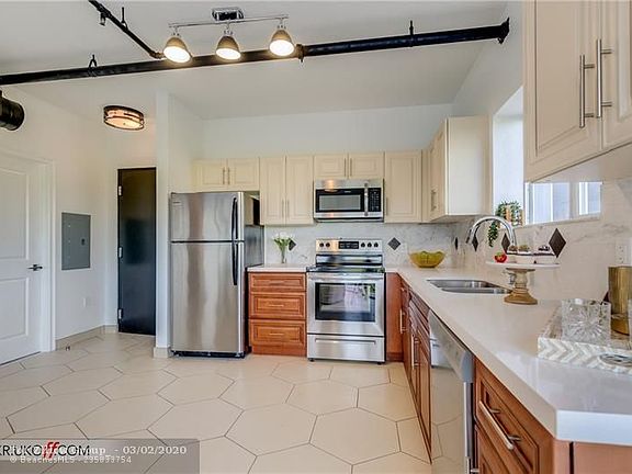 2nd image of 611 NE 29th Dr APT 202