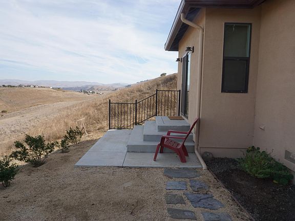 Back area - entrance and view off bedroom