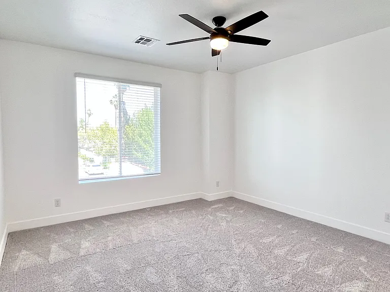 1247 E Colter St #11 — Photo 26