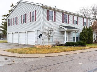 28306 Raleigh Crescent Dr, Chesterfield, MI 48051