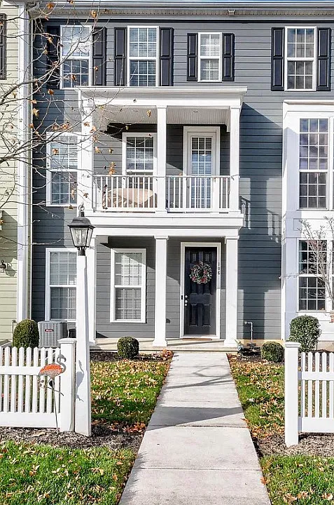 106 Well St