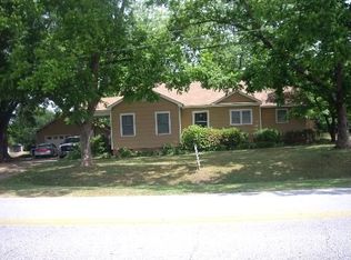 1336 N Forest Ave, Hartwell, GA 30643