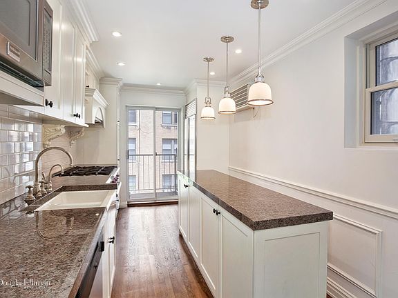 2nd image of 105 W 78th St #3RDFLR