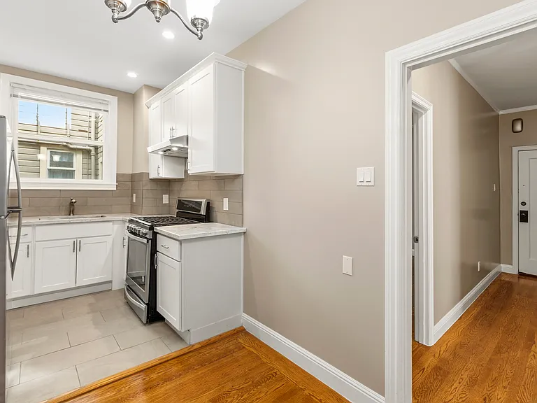 1745 Beach St #3 — Photo 6