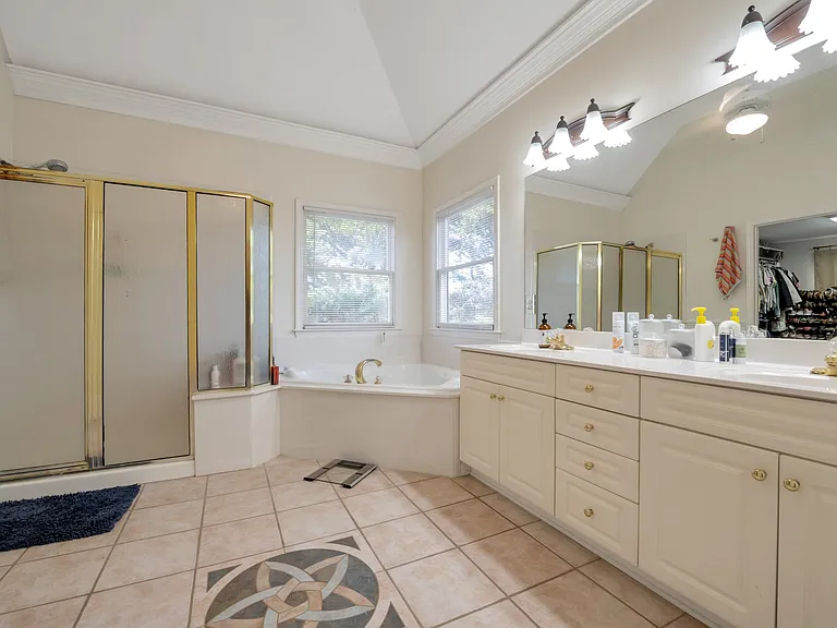 403 Dogwood Way — Photo 32