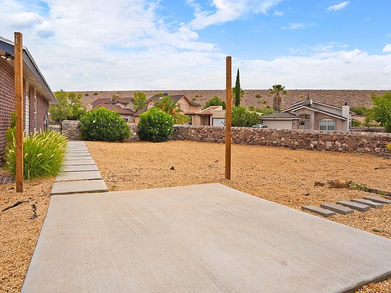 7609 Medano Dr — Photo 44
