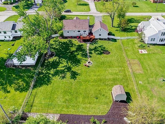 5th image of 3942 Fieldcrest Dr