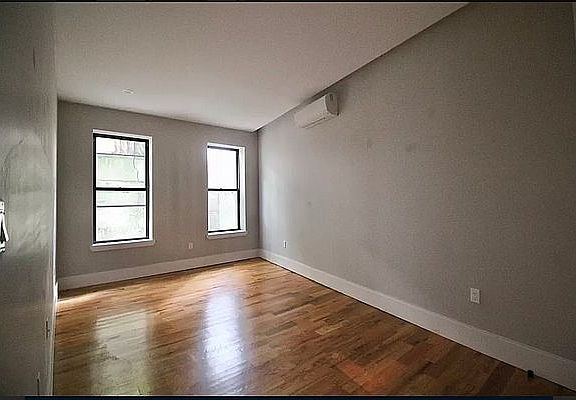 3rd image of 246 Sullivan Pl #1BB
