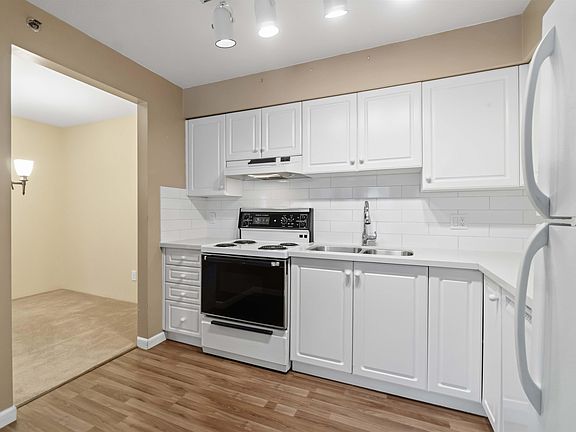 4th image of 1148 Westwood St #202