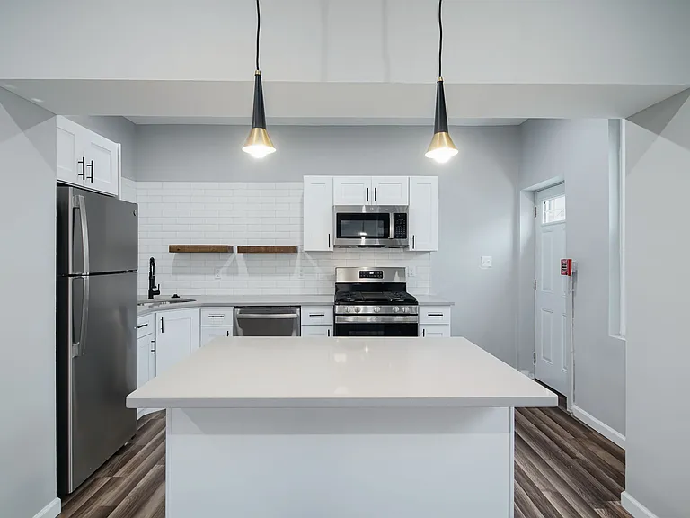 1439 S 6th St #1R — Photo 4
