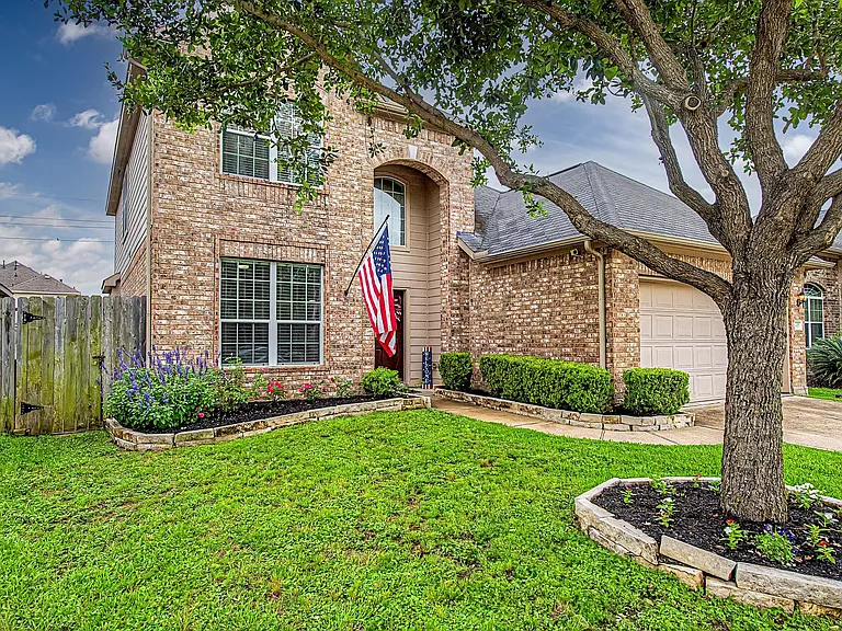 24423 Hikers Bend Dr — Photo 2