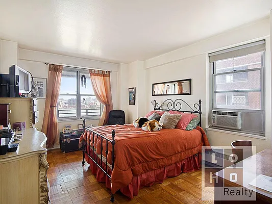 Sold by LoHo Realty | media 4