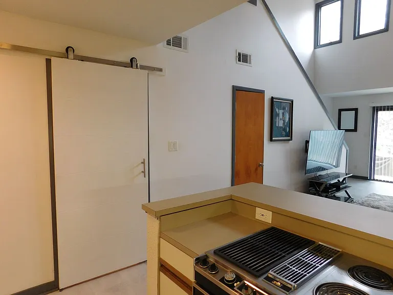 1607 Harbourside Dr — Photo 11