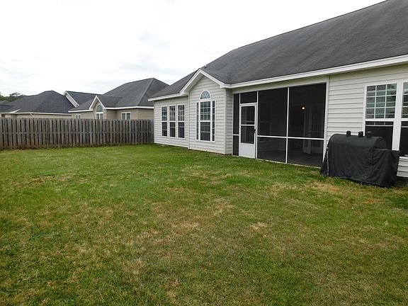 Screened in porch