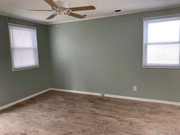 4th image of 614 N Tremont Dr