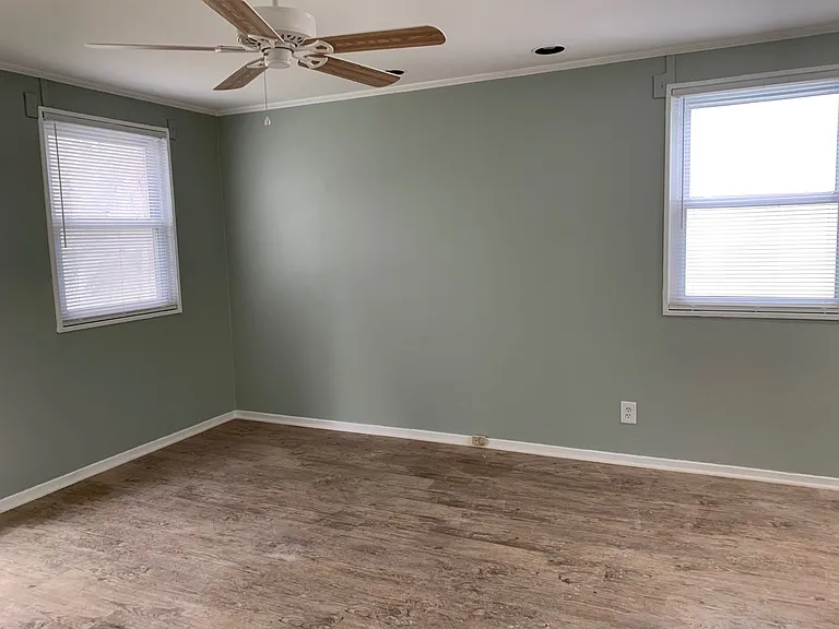 614 N Tremont Dr — Photo 4