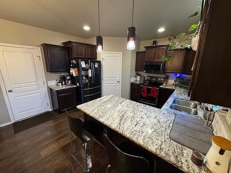 2537 Denton St — Photo 12