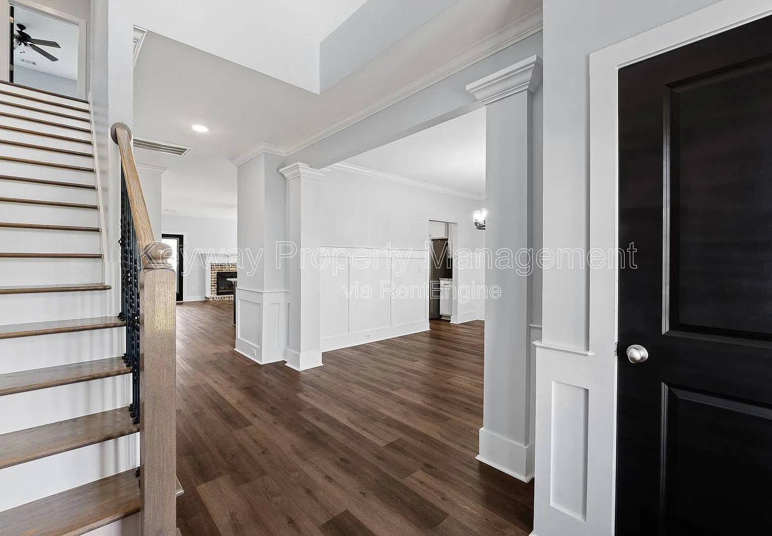 4 bed, 3.0 bath, 2404 sqft, $2,570 — Photo 4