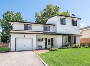 50 Soundview Ln, Sands Point, NY 11050