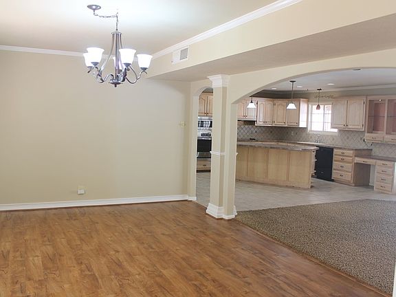 5th image of 3649 Maple Ave