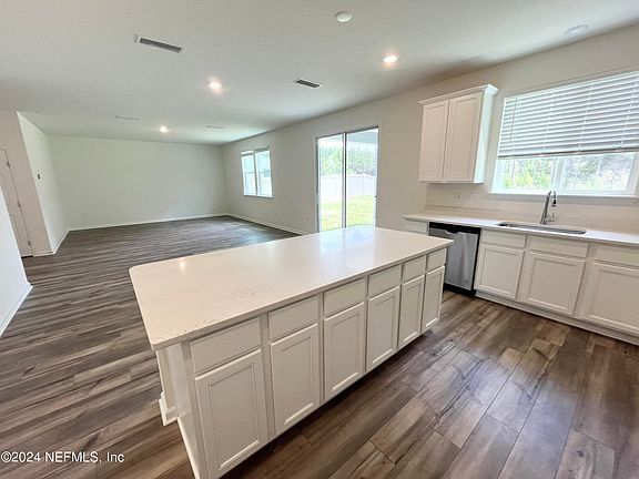 3rd image of 11132 BUCKNER Lane