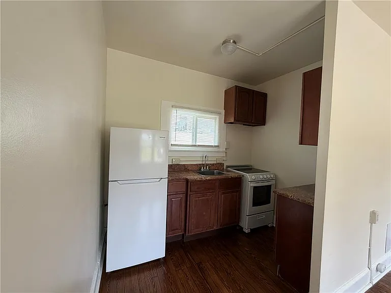 214 N Saint Cloud St #4 — Photo 3