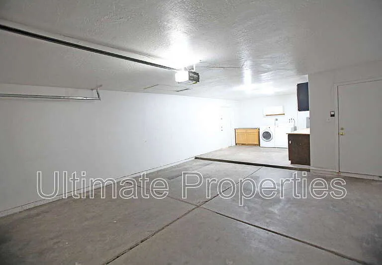 3144 W Charleston Ave — Photo 13
