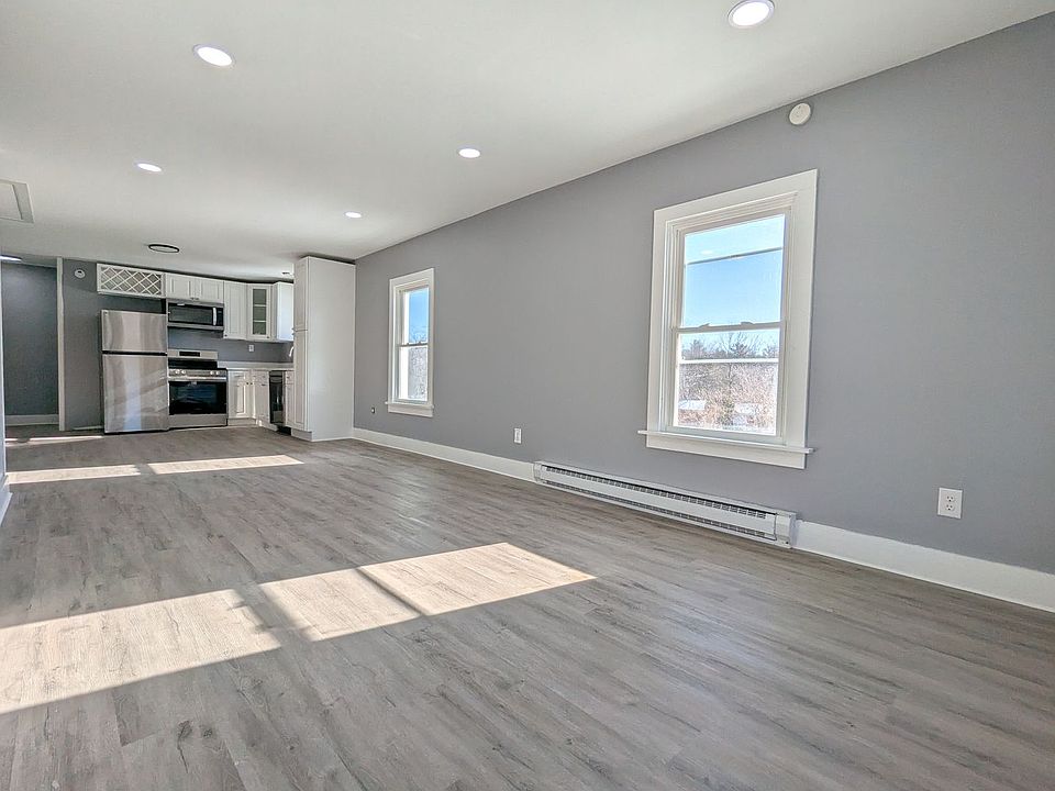 1st image of 15 Main St #2