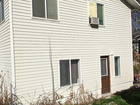 3rd image of 1037 E Linden Ave