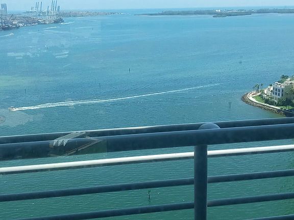 2nd image of 325 Biscayne Blvd #2926